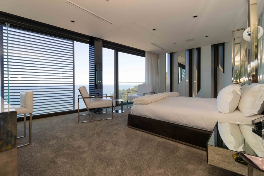 5 Bedroom Property for Sale in Clifton Western Cape